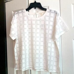 Eileen Fisher organic cotton round neck top. Size small. Color ivory